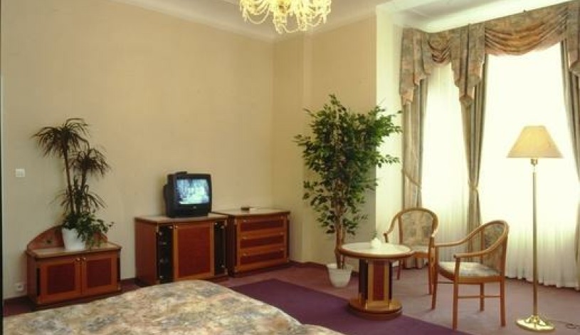 Hvězda – Imperiál Ensana Health Spa Hotel Mariánské Lázně - Premium jednolůžkový - Hvězda, Superior plus dvoulůžkový s výhledem na Goethovo náměstí